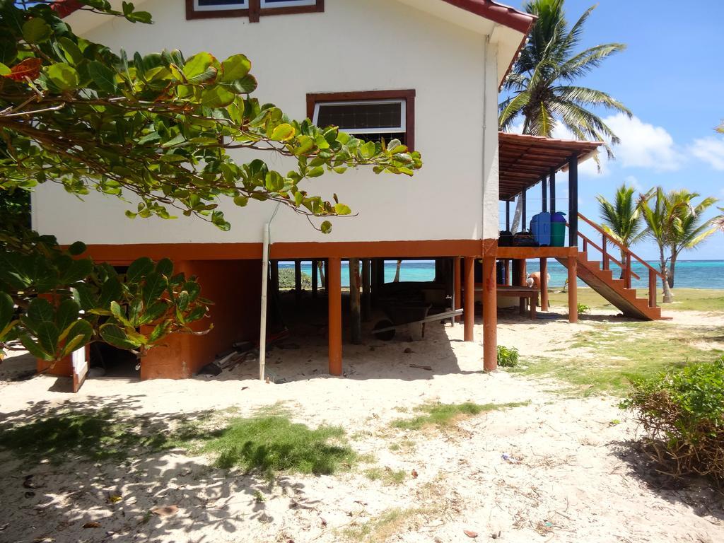 Little Corn Island Beach And Bungalow Exterior photo