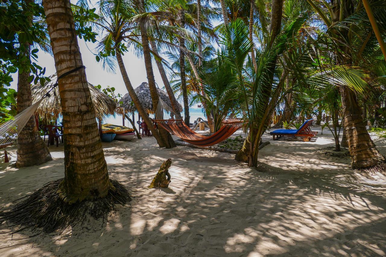 Little Corn Island Beach And Bungalow Exterior photo