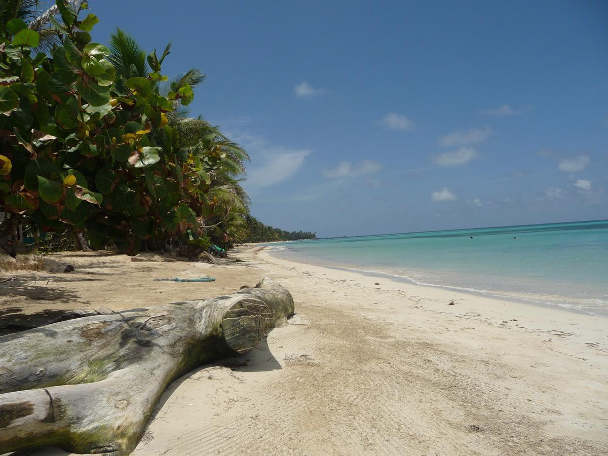 Little Corn Island Beach And Bungalow Exterior photo