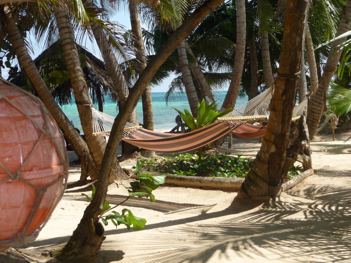 Little Corn Island Beach And Bungalow Exterior photo