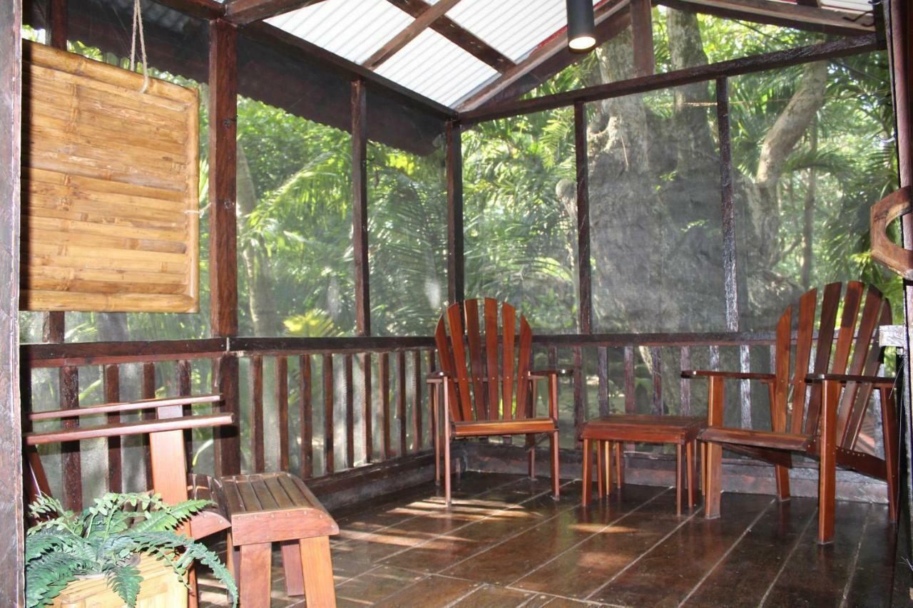 Little Corn Island Beach And Bungalow Exterior photo