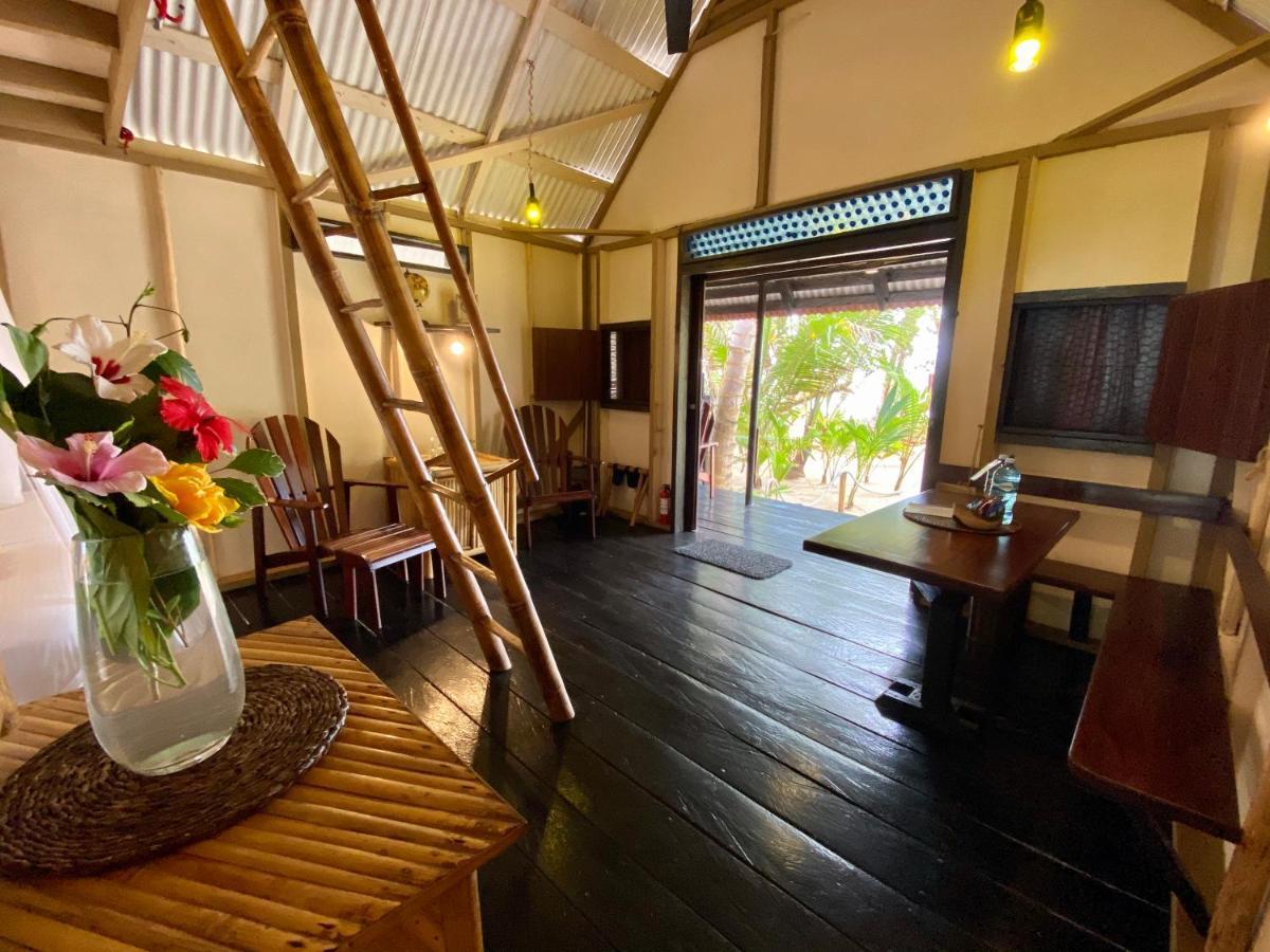 Little Corn Island Beach And Bungalow Exterior photo